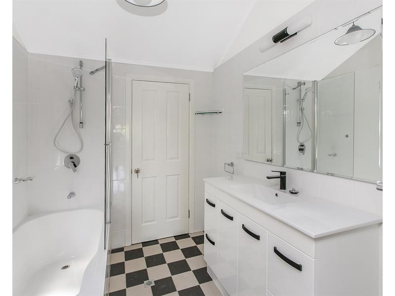 30 Headfort Street, Greenslopes QLD 4120