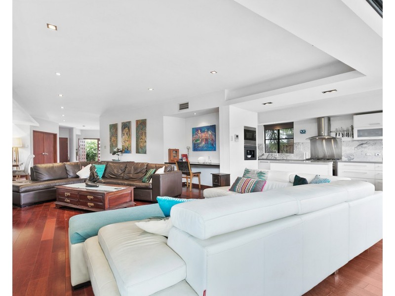 9 Military Close, Annerley QLD 4103