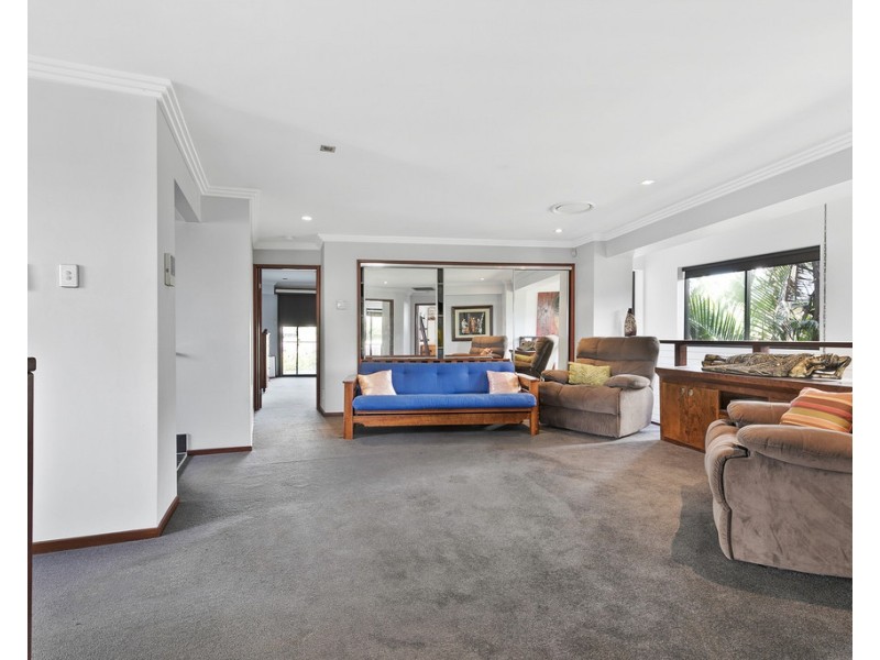 9 Military Close, Annerley QLD 4103