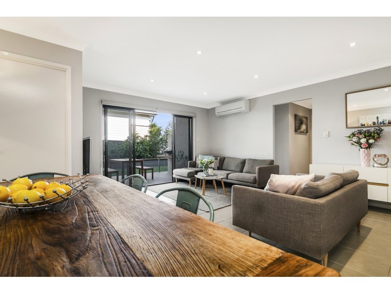 1/63 Gustavson Street, Annerley QLD 4103