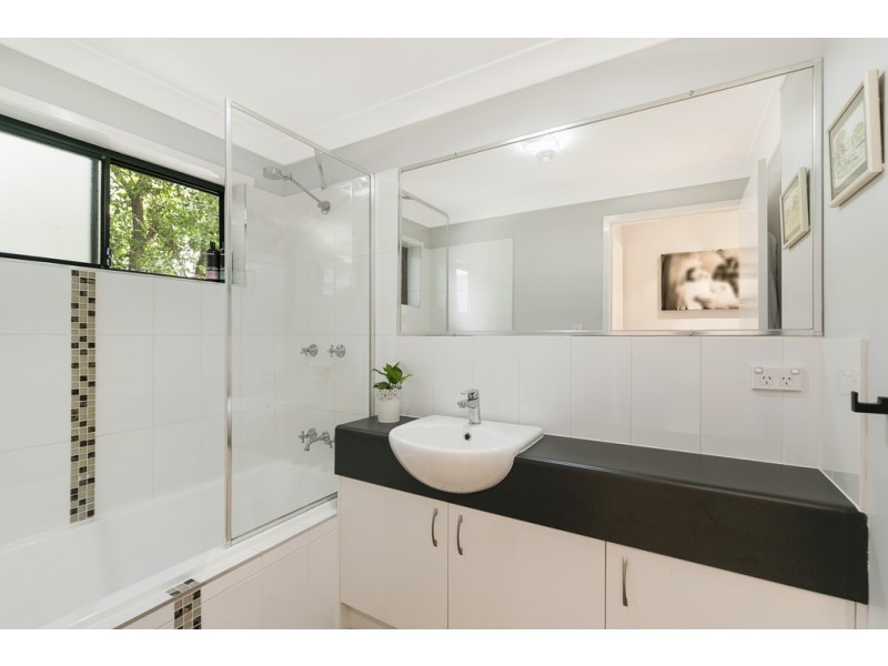 1/63 Gustavson Street, Annerley QLD 4103