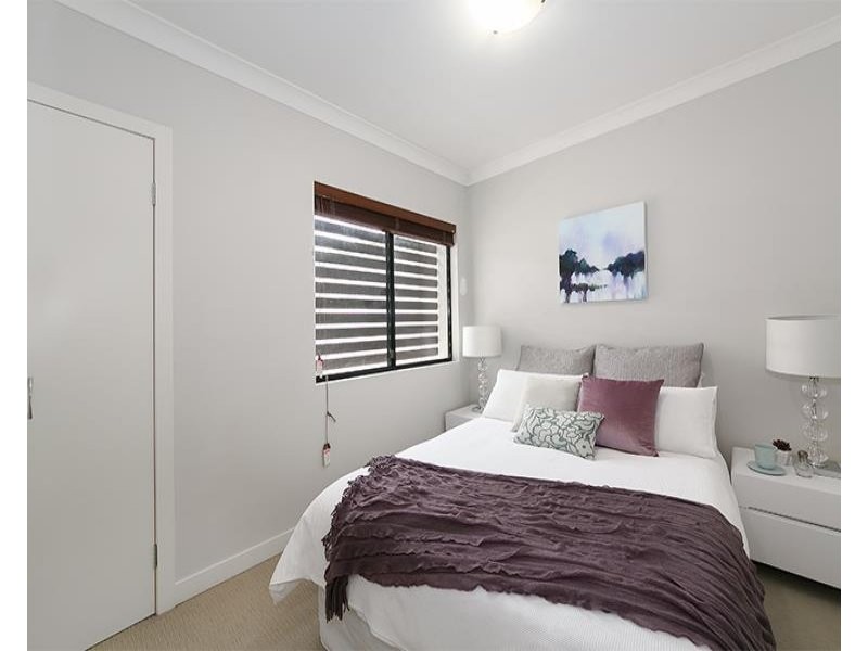 2/56 Real Street, Annerley QLD 4103