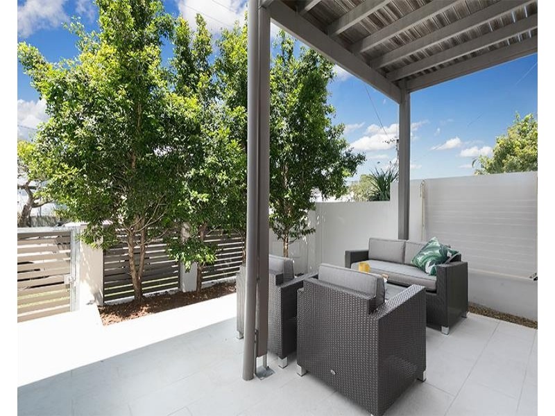 2/56 Real Street, Annerley QLD 4103