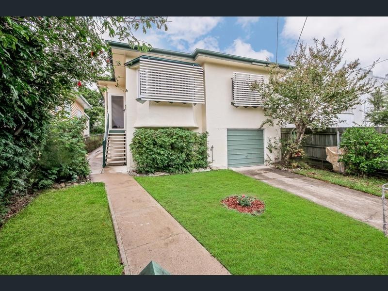 92 Cedar Street, Greenslopes QLD 4120