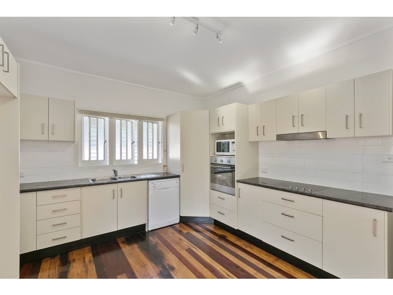 92 Cedar Street, Greenslopes QLD 4120