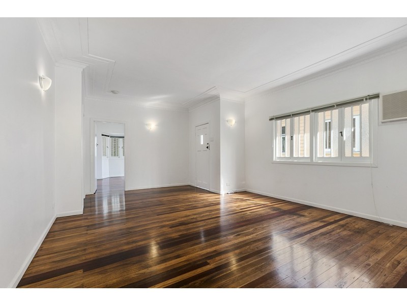 92 Cedar Street, Greenslopes QLD 4120