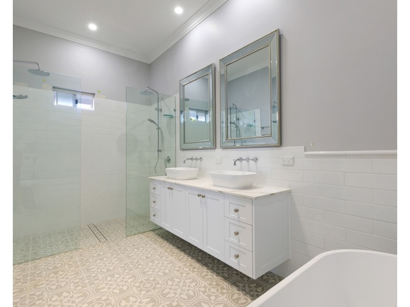 11 Dempsey Street, Annerley QLD 4103