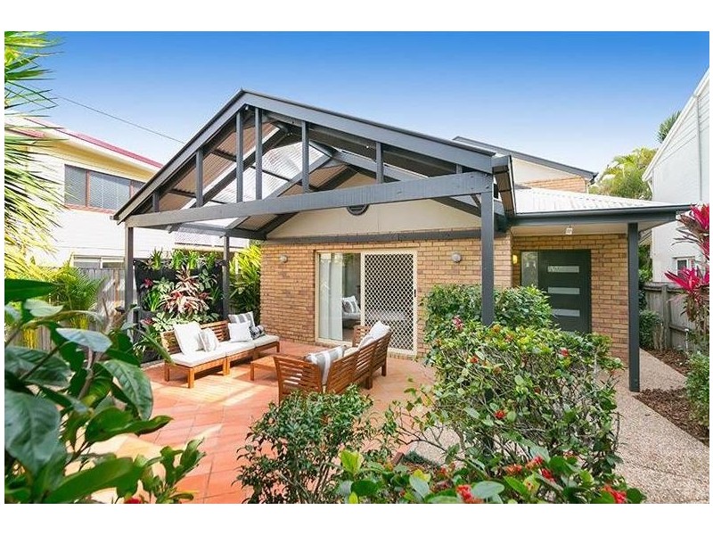 13 Vivian Street, Tennyson QLD 4105