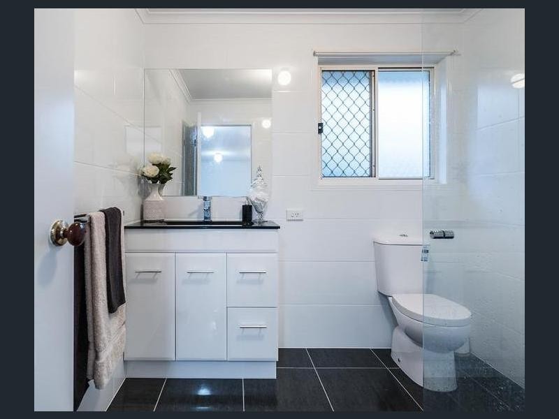 5 Conifer Street, Carindale QLD 4152