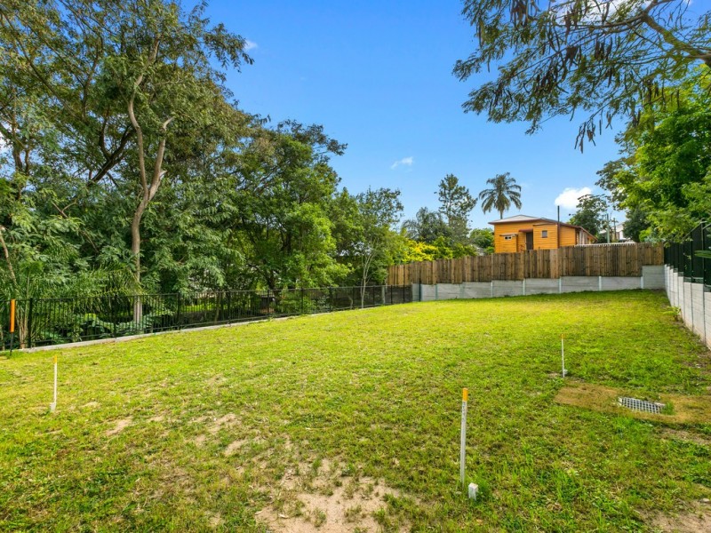 11 Sampson Street, Annerley QLD 4103
