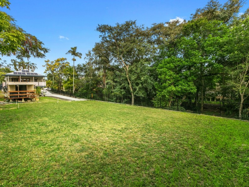11 Sampson Street, Annerley QLD 4103