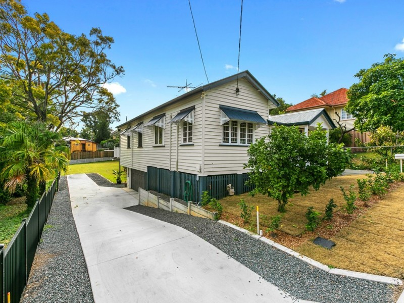 11 Sampson Street, Annerley QLD 4103