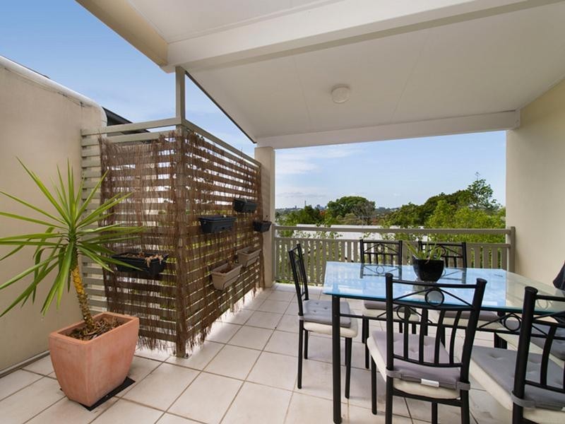 8/65 Park Road, Yeronga QLD 4104