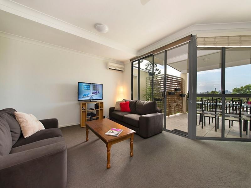 8/65 Park Road, Yeronga QLD 4104