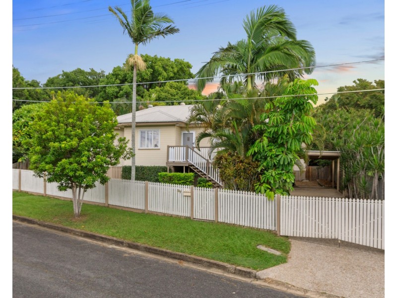37 Cavillon Street, Holland Park QLD 4121