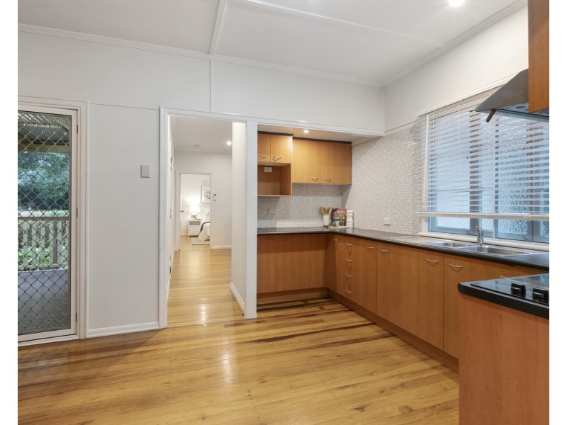 37 Cavillon Street, Holland Park QLD 4121