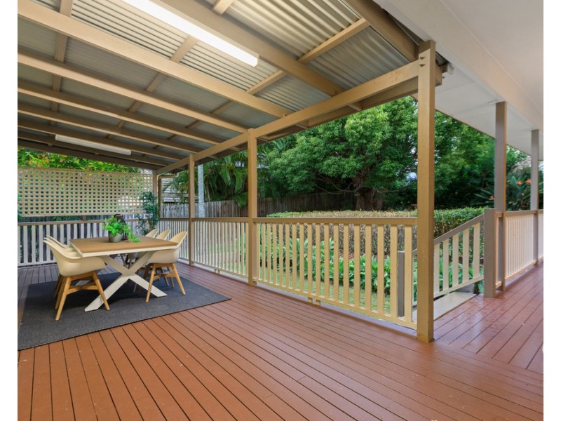 37 Cavillon Street, Holland Park QLD 4121