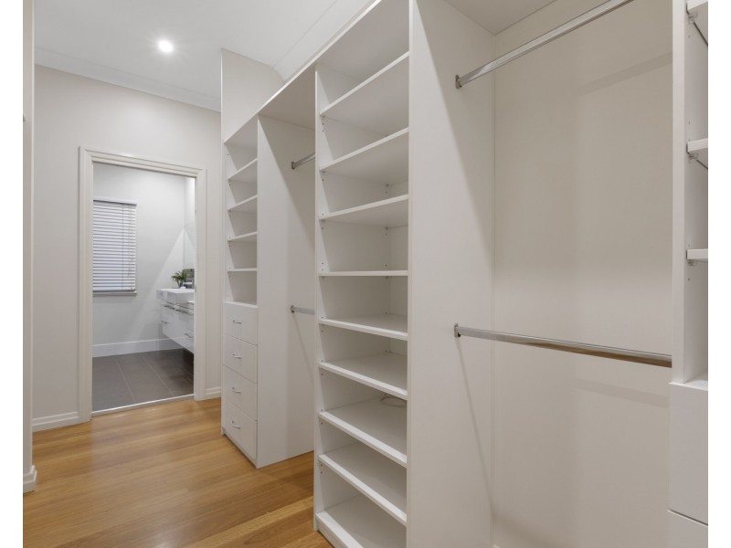 37 Cavillon Street, Holland Park QLD 4121