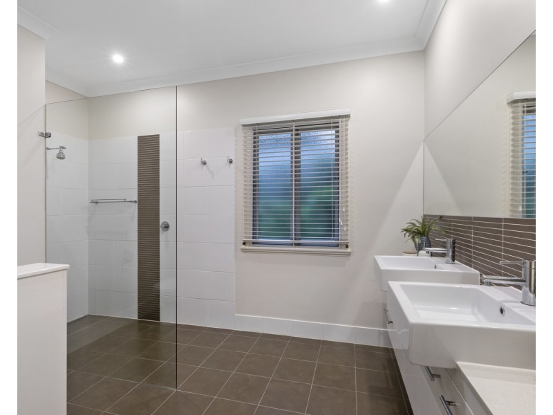 37 Cavillon Street, Holland Park QLD 4121