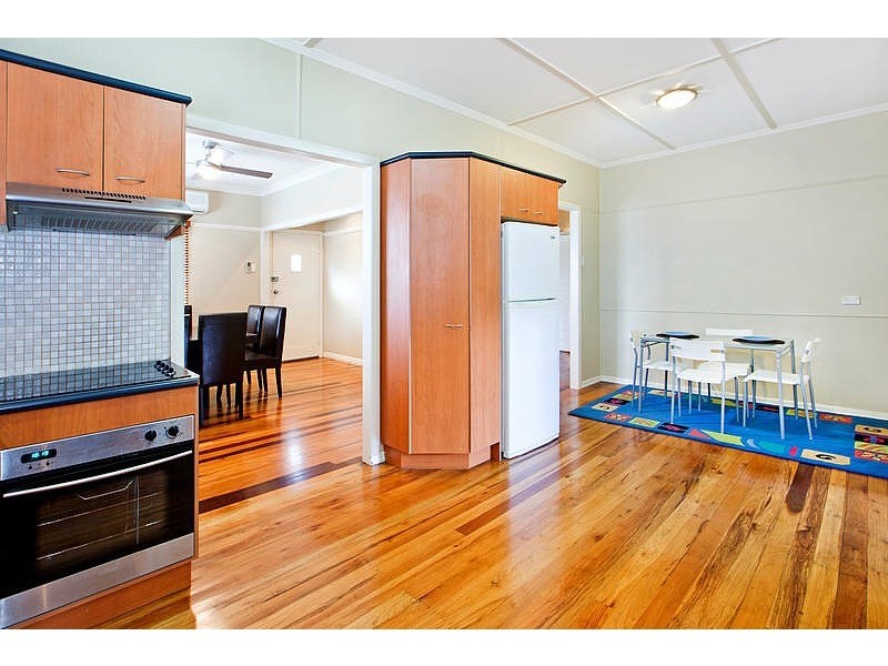 37 Cavillon Street, Holland Park QLD 4121