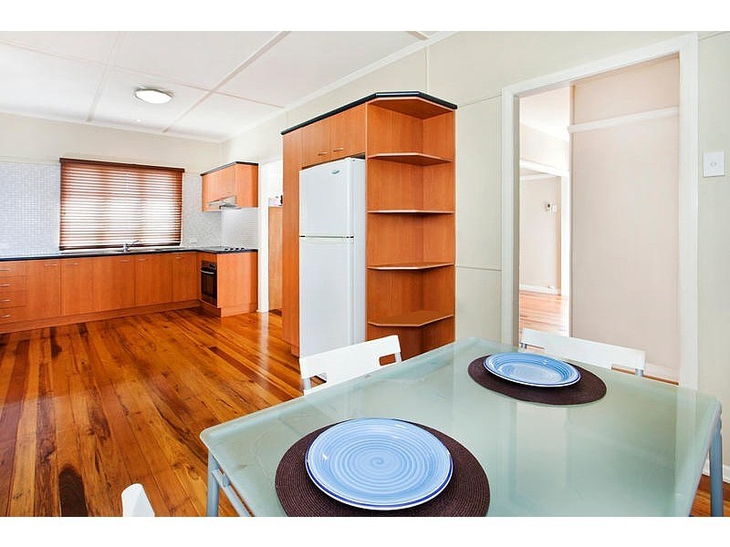 37 Cavillon Street, Holland Park QLD 4121