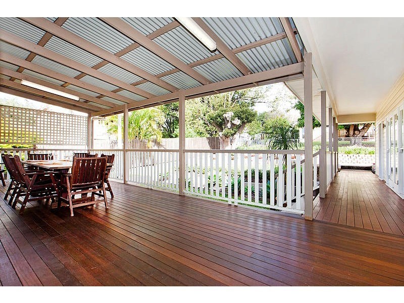 37 Cavillon Street, Holland Park QLD 4121