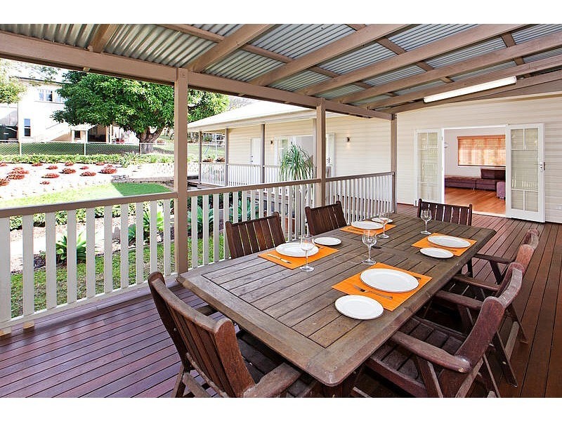 37 Cavillon Street, Holland Park QLD 4121