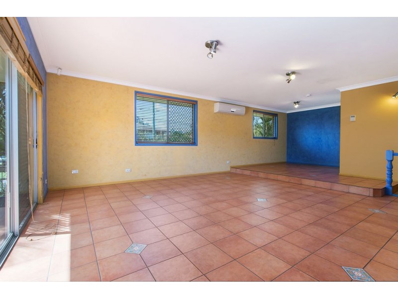 11 Bosworth Street, Coopers Plains QLD 4108