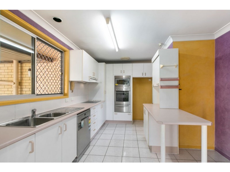 11 Bosworth Street, Coopers Plains QLD 4108