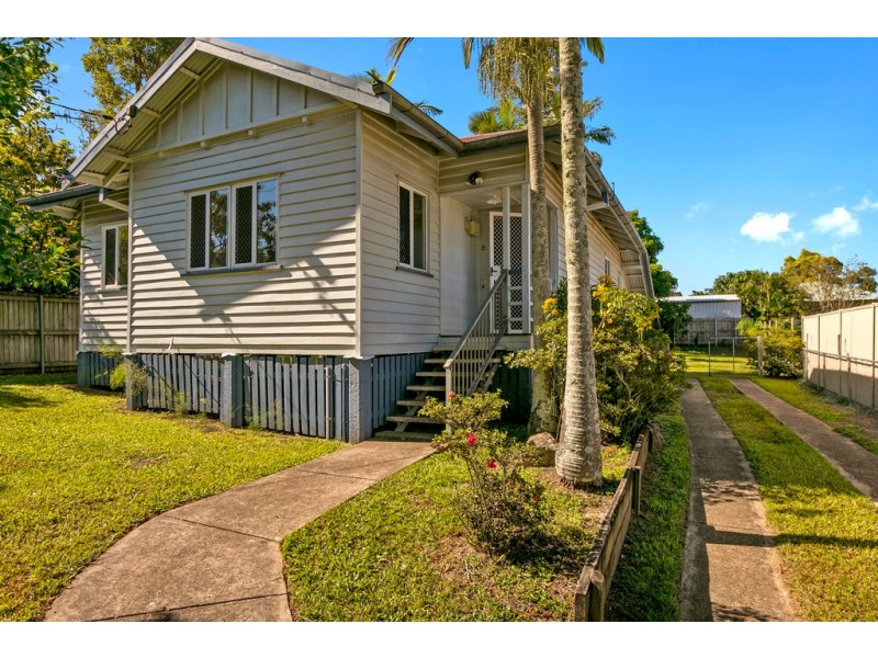 12 Macklin Street, Holland Park QLD 4121
