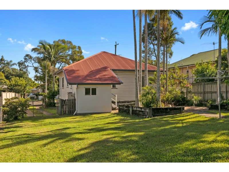 12 Macklin Street, Holland Park QLD 4121