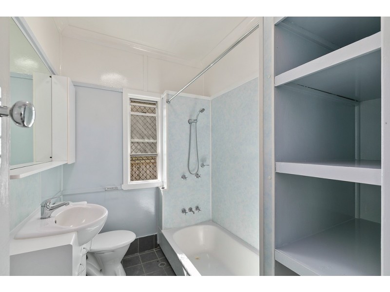 12 Macklin Street, Holland Park QLD 4121