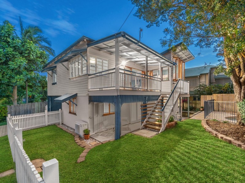 19 Mearns Street, Fairfield QLD 4103