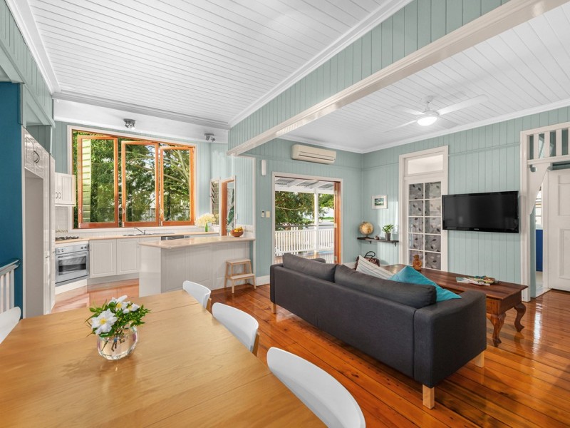 19 Mearns Street, Fairfield QLD 4103