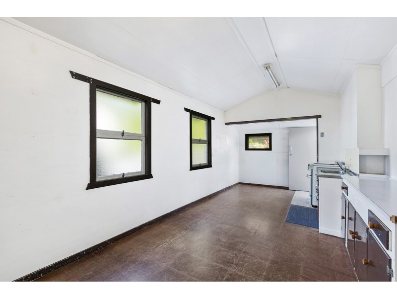 11 Harrogate Street, Woolloongabba QLD 4102