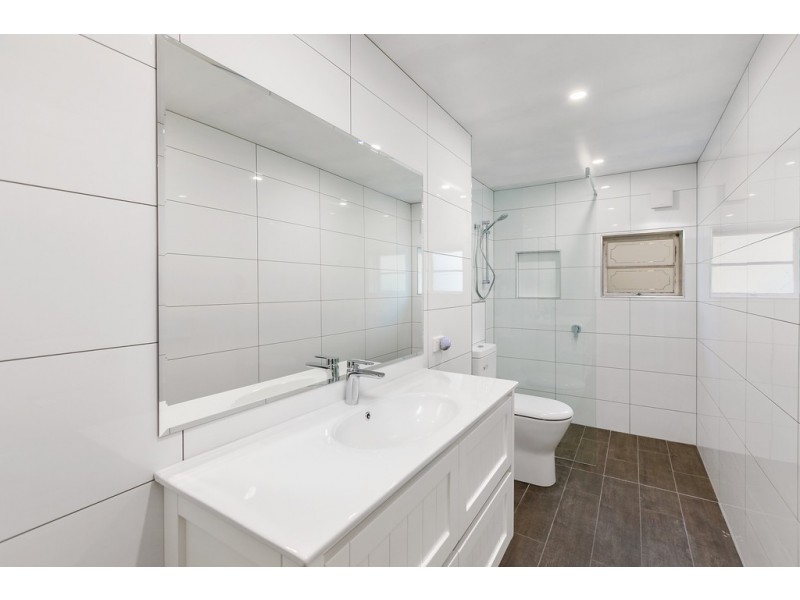 11 Harrogate Street, Woolloongabba QLD 4102