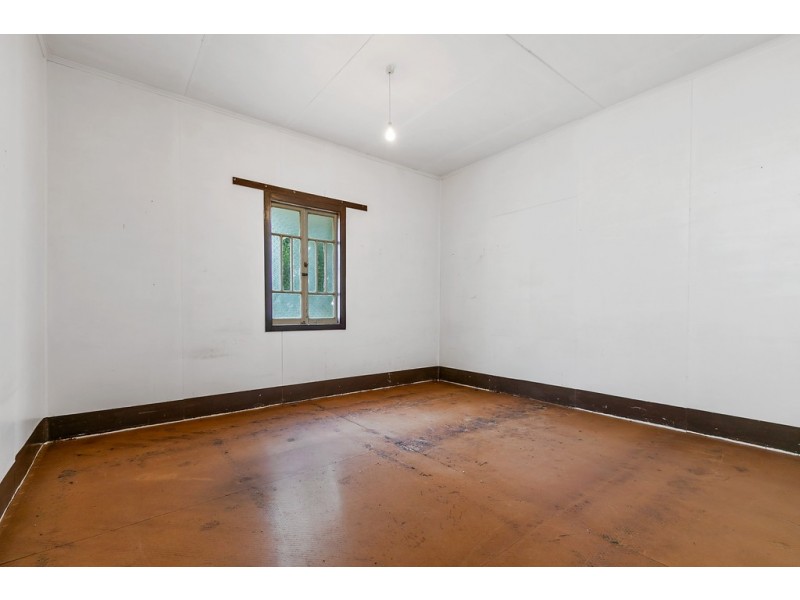 11 Harrogate Street, Woolloongabba QLD 4102