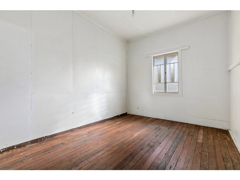 11 Harrogate Street, Woolloongabba QLD 4102