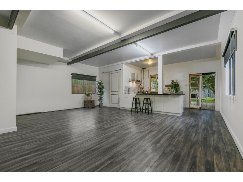 111 Juliette Street, Greenslopes QLD 4120