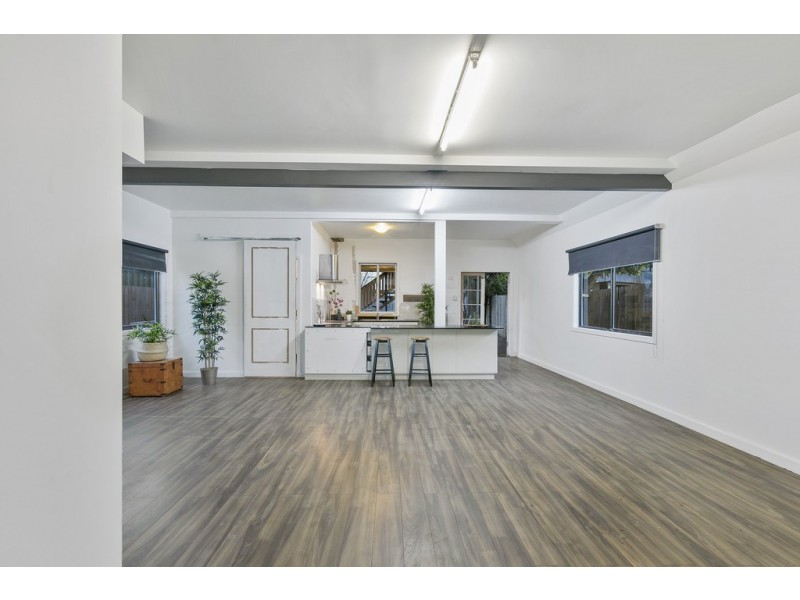 111 Juliette Street, Greenslopes QLD 4120