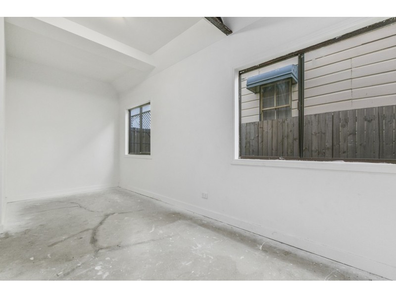 111 Juliette Street, Greenslopes QLD 4120