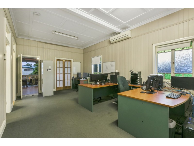 111 Juliette Street, Greenslopes QLD 4120