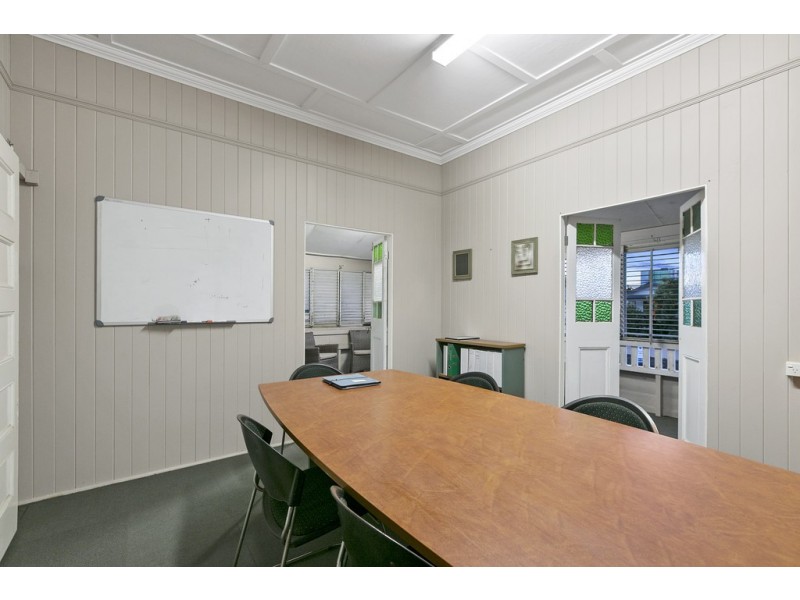 111 Juliette Street, Greenslopes QLD 4120