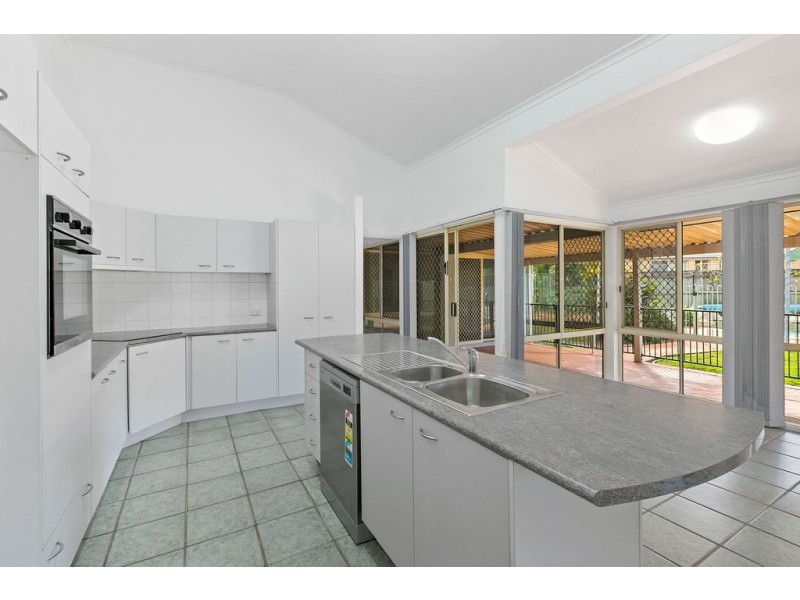 9 Chotai Place, Coopers Plains QLD 4108