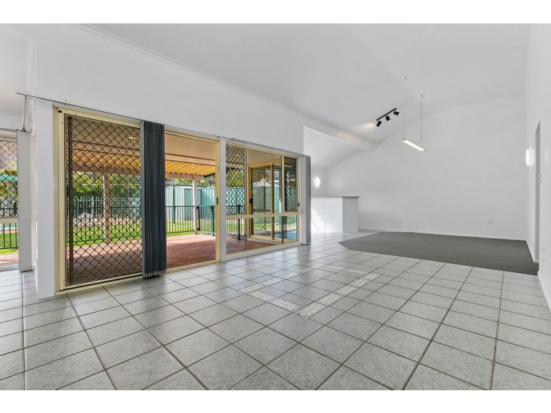 9 Chotai Place, Coopers Plains QLD 4108