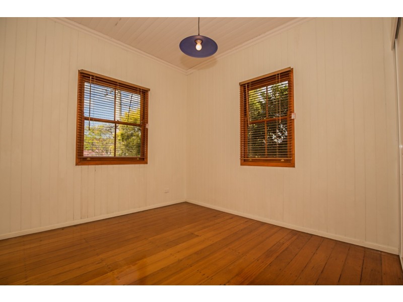 91 Earl Street, Greenslopes QLD 4120