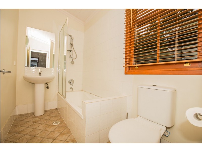 91 Earl Street, Greenslopes QLD 4120