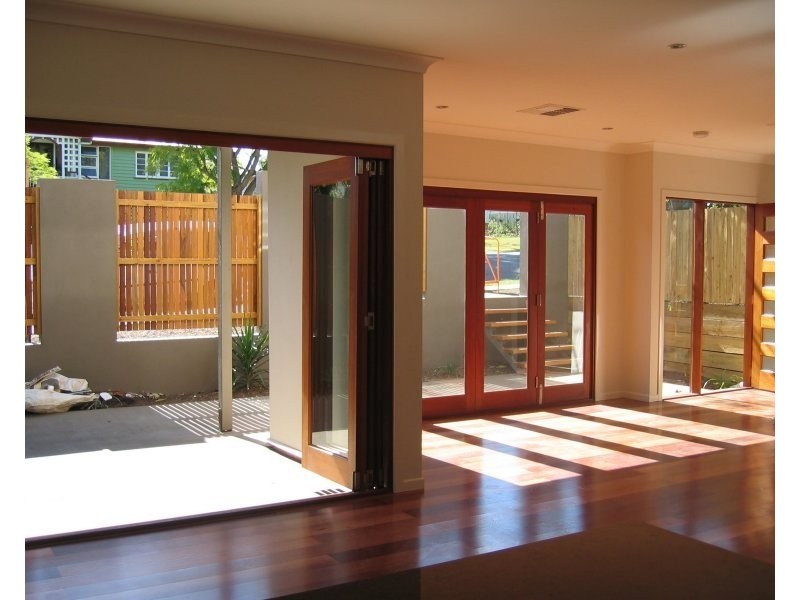 2/5 Livingstone Street, Yeerongpilly QLD 4105