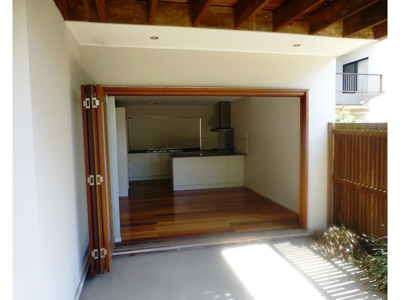 2/5 Livingstone Street, Yeerongpilly QLD 4105