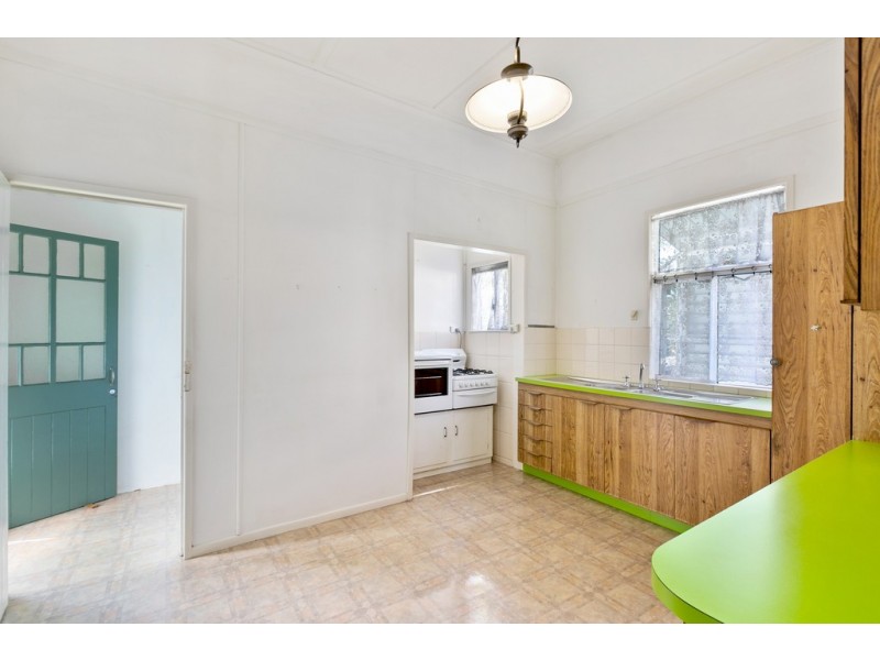 17 Black Street, Yeerongpilly QLD 4105